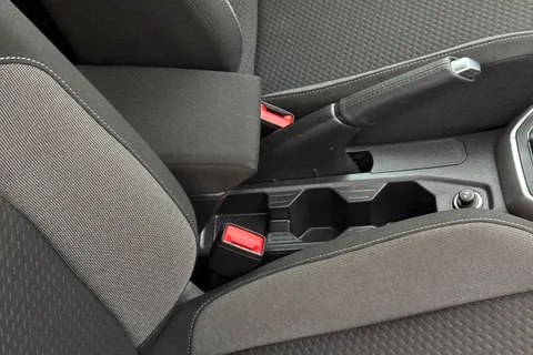 YS25CGU Volkswagen Polo 1.0 TSI Match 5dr DSG, **PRIVACY GLASS** Thumbnail #31