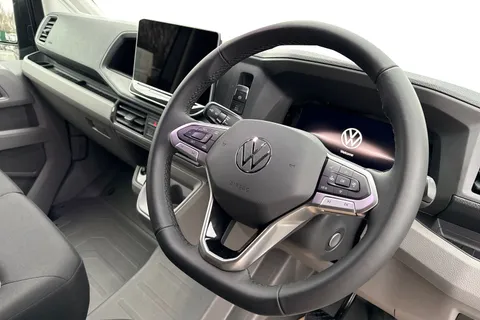 DF75UJL Volkswagen Crafter CR35 Panel van Commerce Plus MWB 140 PS 2.0 TDI 8sp DSG - MY25/Camera Thumbnail #7