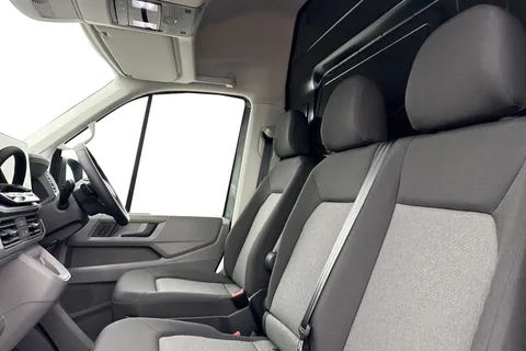 DF75UJL Volkswagen Crafter CR35 Panel van Commerce Plus MWB 140 PS 2.0 TDI 8sp DSG - MY25/Camera Thumbnail #10