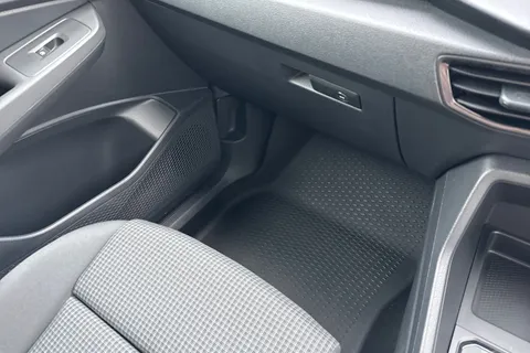 DF75XCL Volkswagen Caddy C20 Cargo Commerce Pro SWB 122 PS 2.0 TDI 7sp DSG - Nav/Rear Camera Thumbnail #14