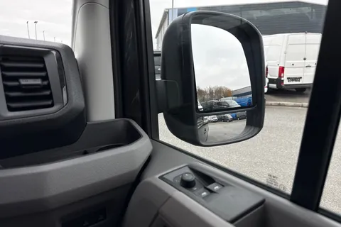 DF75UJL Volkswagen Crafter CR35 Panel van Commerce Plus MWB 140 PS 2.0 TDI 8sp DSG - MY25/Camera Thumbnail #17