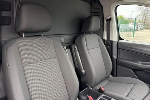 DF75XCL Volkswagen Caddy C20 Cargo Commerce Pro SWB 122 PS 2.0 TDI 7sp DSG - Nav/Rear Camera Thumbnail #20