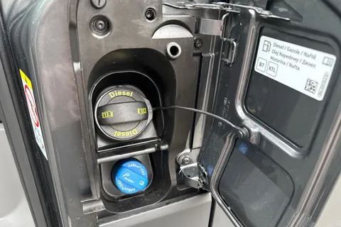 DF75UJL Volkswagen Crafter CR35 Panel van Commerce Plus MWB 140 PS 2.0 TDI 8sp DSG - MY25/Camera Thumbnail #24