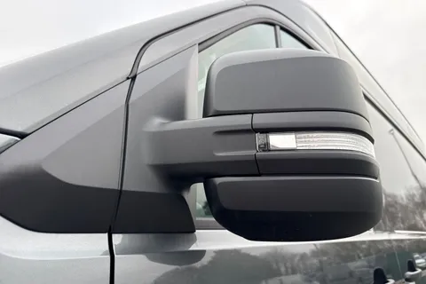 DF75UJL Volkswagen Crafter CR35 Panel van Commerce Plus MWB 140 PS 2.0 TDI 8sp DSG - MY25/Camera Thumbnail #26