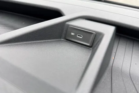 DF75UJL Volkswagen Crafter CR35 Panel van Commerce Plus MWB 140 PS 2.0 TDI 8sp DSG - MY25/Camera Thumbnail #38