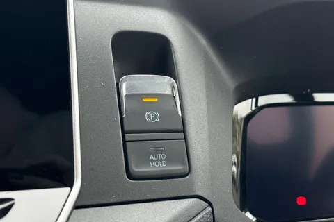 DF75UJL Volkswagen Crafter CR35 Panel van Commerce Plus MWB 140 PS 2.0 TDI 8sp DSG - MY25/Camera Thumbnail #39