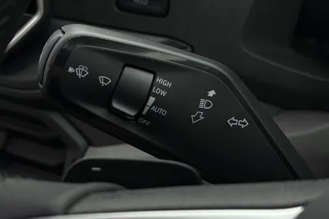 DF75UJL Volkswagen Crafter CR35 Panel van Commerce Plus MWB 140 PS 2.0 TDI 8sp DSG - MY25/Camera Thumbnail #42