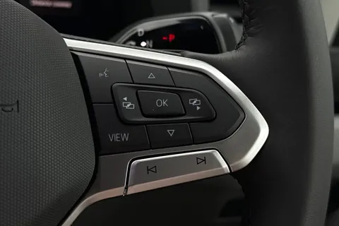 DF75UJL Volkswagen Crafter CR35 Panel van Commerce Plus MWB 140 PS 2.0 TDI 8sp DSG - MY25/Camera Thumbnail #44