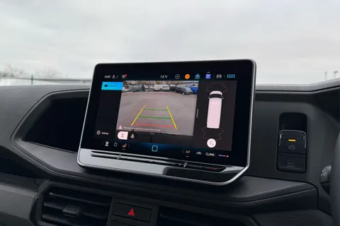 DF75UJL Volkswagen Crafter CR35 Panel van Commerce Plus MWB 140 PS 2.0 TDI 8sp DSG - MY25/Camera Thumbnail #51