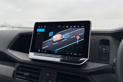 DF75UJL Volkswagen Crafter CR35 Panel van Commerce Plus MWB 140 PS 2.0 TDI 8sp DSG - MY25/Camera Thumbnail #53