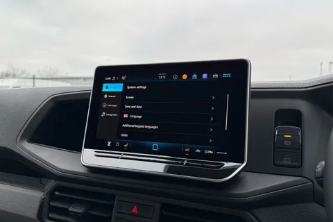 DF75UJL Volkswagen Crafter CR35 Panel van Commerce Plus MWB 140 PS 2.0 TDI 8sp DSG - MY25/Camera Thumbnail #54