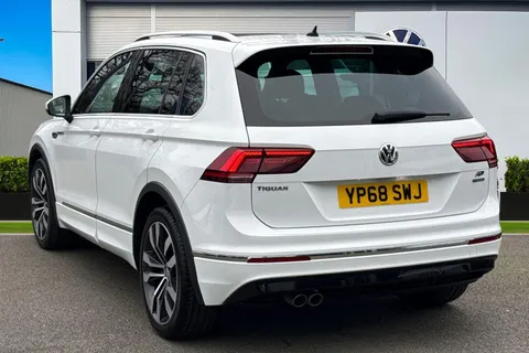 YP68SWJ Volkswagen Tiguan 2.0 TDi 150 R-Line 5dr | Heated Seats | Pan Roof Thumbnail #3
