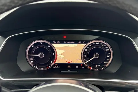 YP68SWJ Volkswagen Tiguan 2.0 TDi 150 R-Line 5dr | Heated Seats | Pan Roof Thumbnail #34