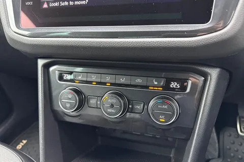 YP68SWJ Volkswagen Tiguan 2.0 TDi 150 R-Line 5dr | Heated Seats | Pan Roof Thumbnail #47