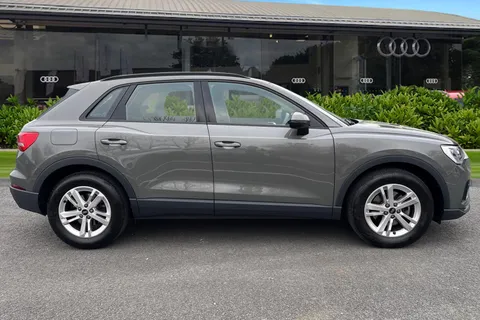 PF72CVS Audi Q3 Technik 35 TFSI  150 PS S tronic Thumbnail #4