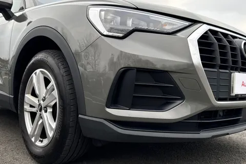 PF72CVS Audi Q3 Technik 35 TFSI  150 PS S tronic Thumbnail #9