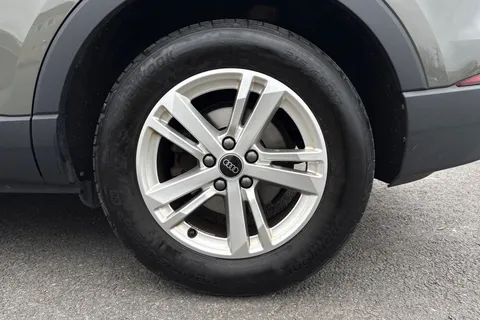 PF72CVS Audi Q3 Technik 35 TFSI  150 PS S tronic Thumbnail #12