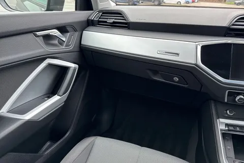 PF72CVS Audi Q3 Technik 35 TFSI  150 PS S tronic Thumbnail #20