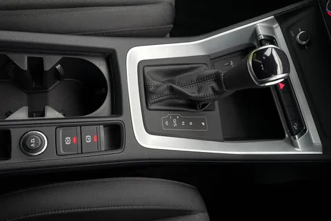 PF72CVS Audi Q3 Technik 35 TFSI  150 PS S tronic Thumbnail #23
