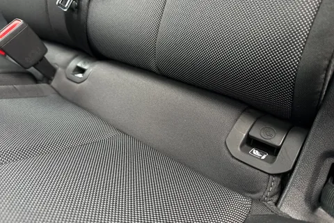 PF72CVS Audi Q3 Technik 35 TFSI  150 PS S tronic Thumbnail #32