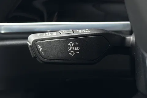 PF72CVS Audi Q3 Technik 35 TFSI  150 PS S tronic Thumbnail #33