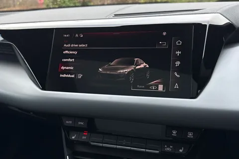  Audi e-tron GT 105kWh Auto quattro 4dr Thumbnail #32