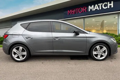 EY67NKA SEAT Leon 1.4 EcoTSI 150 FR Technology 5dr DSG Thumbnail #4