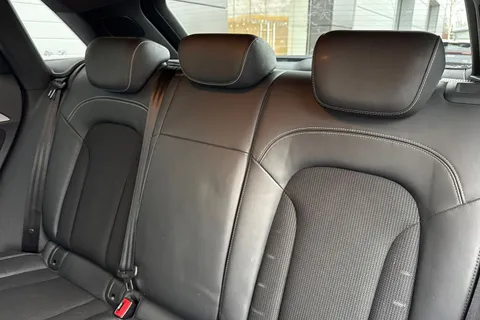 PE18UFH Audi Q3 2.0 TDI S line Edition Euro 6 (s/s) 5dr Thumbnail #19