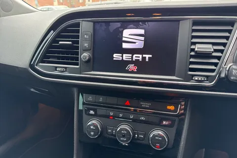 EY67NKA SEAT Leon 1.4 EcoTSI 150 FR Technology 5dr DSG Thumbnail #45