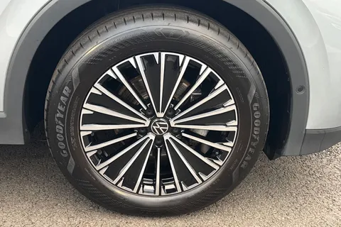 YS25FWK Volkswagen Tiguan 1.5 eTSI 150 Match 5dr DSG Thumbnail #12