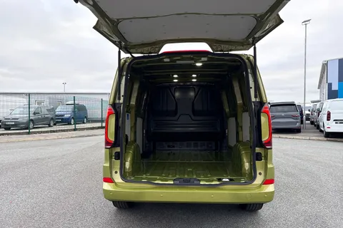 DC75CZM Volkswagen Transporter T28 Panel Van Commerce Pro SWB 150 PS 2.0 TDI 8sp Automatic - 19' Alloys Thumbnail #6