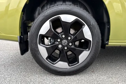 DC75CZM Volkswagen Transporter T28 Panel Van Commerce Pro SWB 150 PS 2.0 TDI 8sp Automatic - 19' Alloys Thumbnail #10