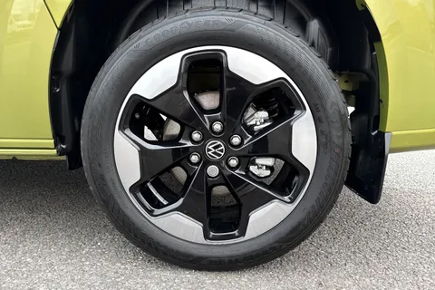 DC75CZM Volkswagen Transporter T28 Panel Van Commerce Pro SWB 150 PS 2.0 TDI 8sp Automatic - 19' Alloys Thumbnail #11