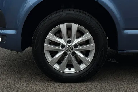 BV67FWR Volkswagen Transporter 2.0 TDI BMT 102 Highline 4 Berth Camper Conversion Euro 6 Thumbnail #11