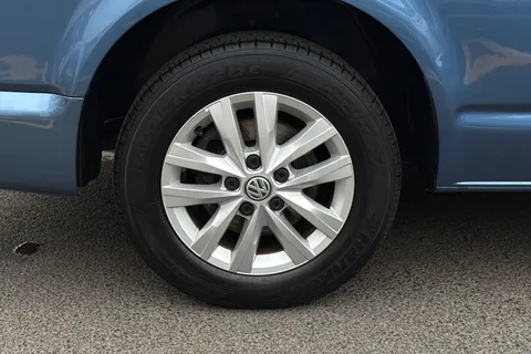 BV67FWR Volkswagen Transporter 2.0 TDI BMT 102 Highline 4 Berth Camper Conversion Euro 6 Thumbnail #12