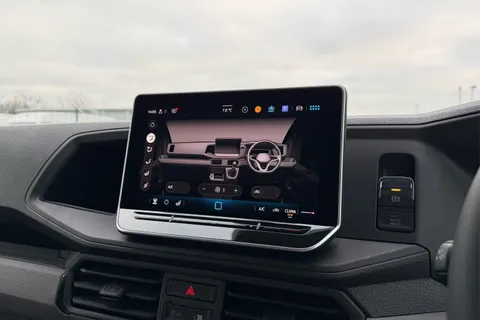 DC75AVO Volkswagen Crafter CR35 Panel van Commerce Plus LWB 140 PS 2.0 TDI 6sp Manual FWD - MY25/Rear Thumbnail #21