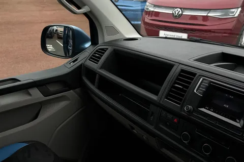 BV67FWR Volkswagen Transporter 2.0 TDI BMT 102 Highline 4 Berth Camper Conversion Euro 6 Thumbnail #19