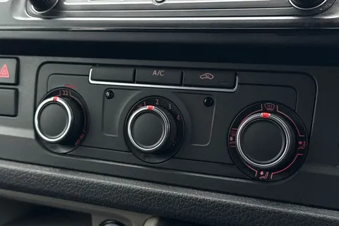 BV67FWR Volkswagen Transporter 2.0 TDI BMT 102 Highline 4 Berth Camper Conversion Euro 6 Thumbnail #21