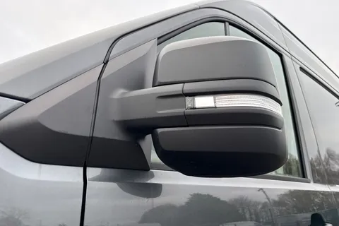 DC75AVO Volkswagen Crafter CR35 Panel van Commerce Plus LWB 140 PS 2.0 TDI 6sp Manual FWD - MY25/Rear Thumbnail #26