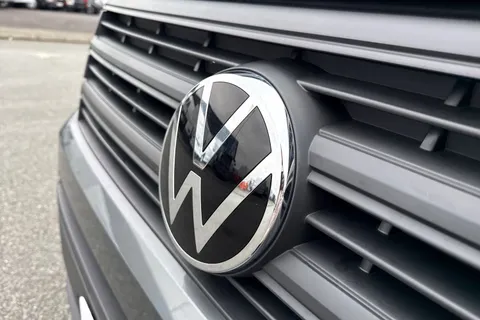 DC75AVO Volkswagen Crafter CR35 Panel van Commerce Plus LWB 140 PS 2.0 TDI 6sp Manual FWD - MY25/Rear Thumbnail #28