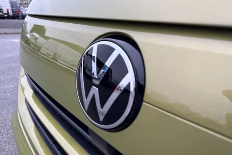 DC75CZM Volkswagen Transporter T28 Panel Van Commerce Pro SWB 150 PS 2.0 TDI 8sp Automatic - 19' Alloys Thumbnail #28