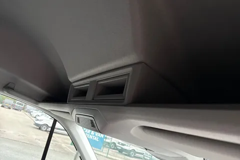 DC75AVO Volkswagen Crafter CR35 Panel van Commerce Plus LWB 140 PS 2.0 TDI 6sp Manual FWD - MY25/Rear Thumbnail #33