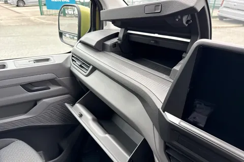 DC75CZM Volkswagen Transporter T28 Panel Van Commerce Pro SWB 150 PS 2.0 TDI 8sp Automatic - 19' Alloys Thumbnail #33