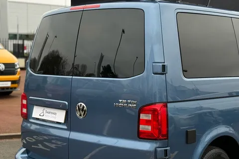 BV67FWR Volkswagen Transporter 2.0 TDI BMT 102 Highline 4 Berth Camper Conversion Euro 6 Thumbnail #33