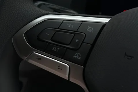 DC75AVO Volkswagen Crafter CR35 Panel van Commerce Plus LWB 140 PS 2.0 TDI 6sp Manual FWD - MY25/Rear Thumbnail #40