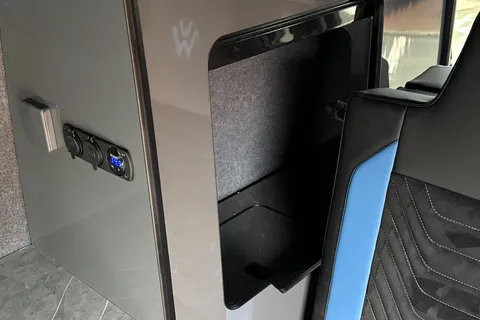 BV67FWR Volkswagen Transporter 2.0 TDI BMT 102 Highline 4 Berth Camper Conversion Euro 6 Thumbnail #39