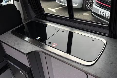 BV67FWR Volkswagen Transporter 2.0 TDI BMT 102 Highline 4 Berth Camper Conversion Euro 6 Thumbnail #40