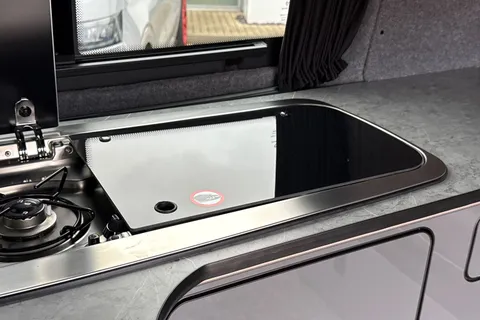 BV67FWR Volkswagen Transporter 2.0 TDI BMT 102 Highline 4 Berth Camper Conversion Euro 6 Thumbnail #42