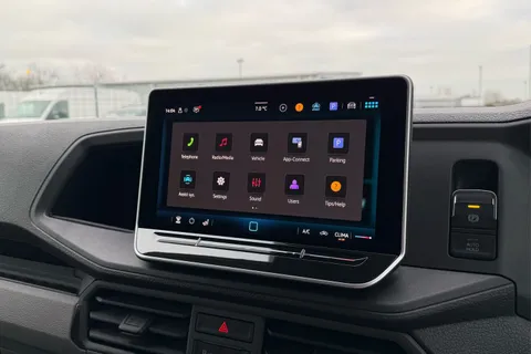 DC75AVO Volkswagen Crafter CR35 Panel van Commerce Plus LWB 140 PS 2.0 TDI 6sp Manual FWD - MY25/Rear Thumbnail #47