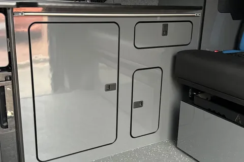 BV67FWR Volkswagen Transporter 2.0 TDI BMT 102 Highline 4 Berth Camper Conversion Euro 6 Thumbnail #45